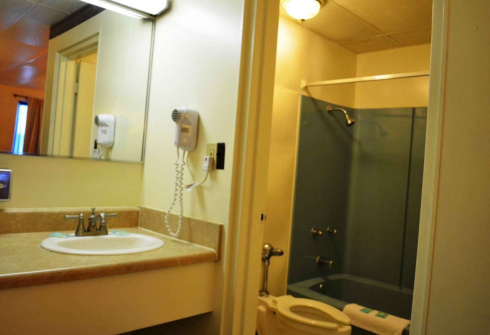 Economy Inn Bluefield Екстериор снимка